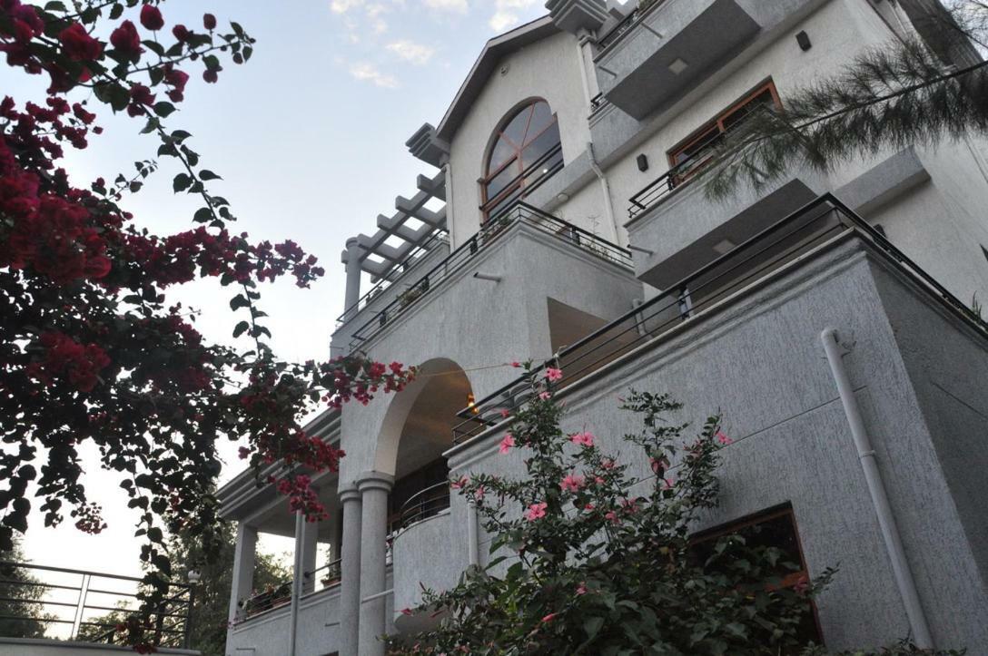 Inn Of The Four Sisters Gondar Bagian luar foto